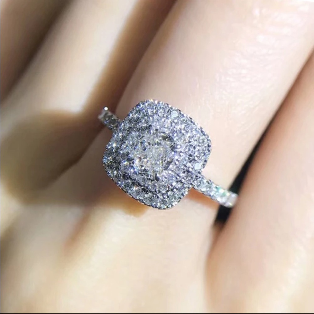 New 925 Silver Noble Design Square Diamond Ring